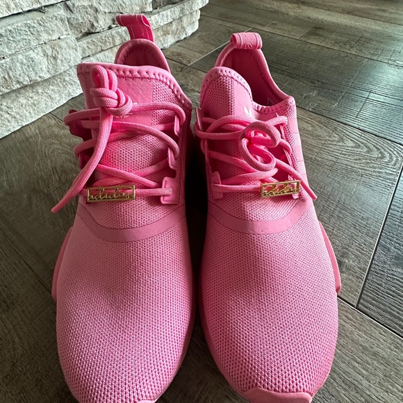 Adidas pink shoes-size 9 women’s/7 kids - Picture 5 of 6